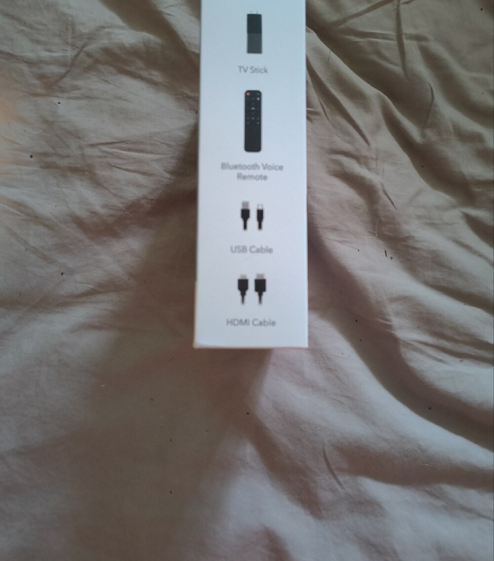 TV Stick 4K Chromecast Built-In - Black - Picture 2 of 4